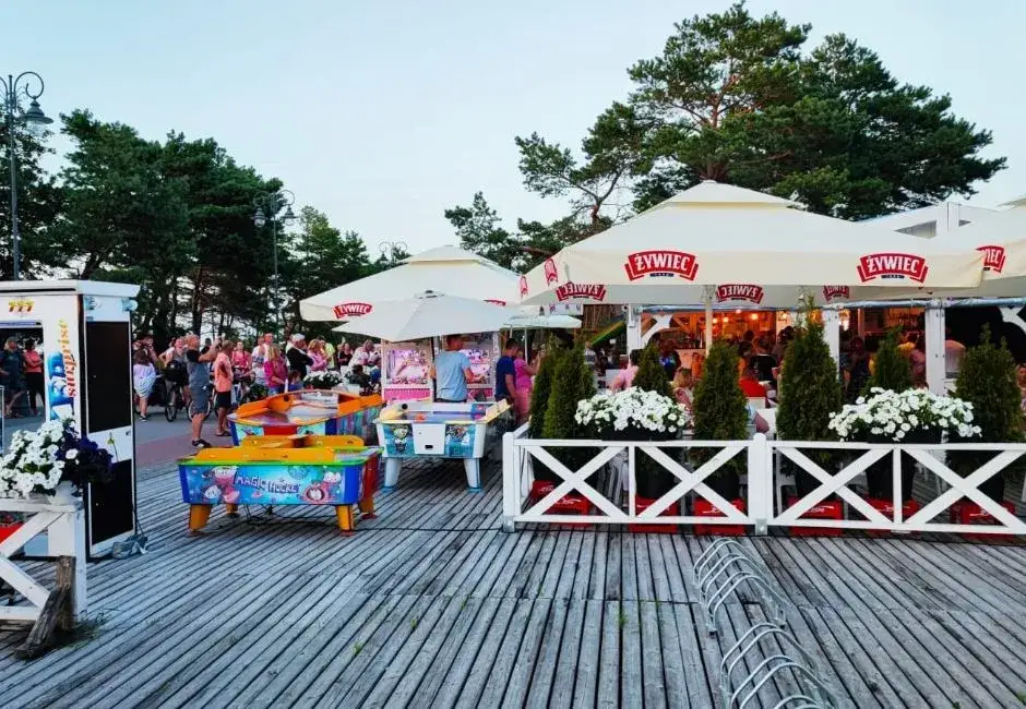 Krynica Morska: Gdzie zjeść dobrze? Ryby, obiady, kawiarnie!