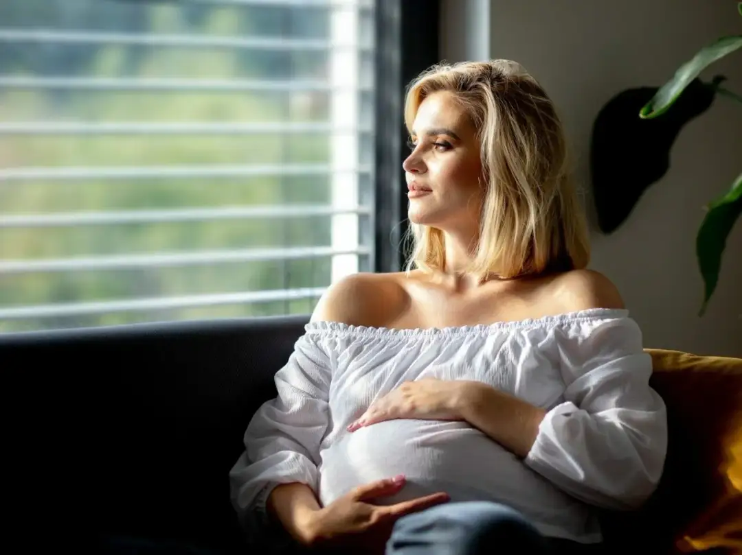 Czkawka u dziecka w brzuchu jak rozpoznać objawy i różnice