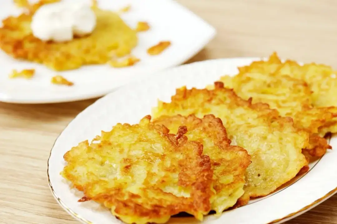 Czy placki ziemniaczane tuczą? Sprawdź, jak uniknąć przyrostu wagi