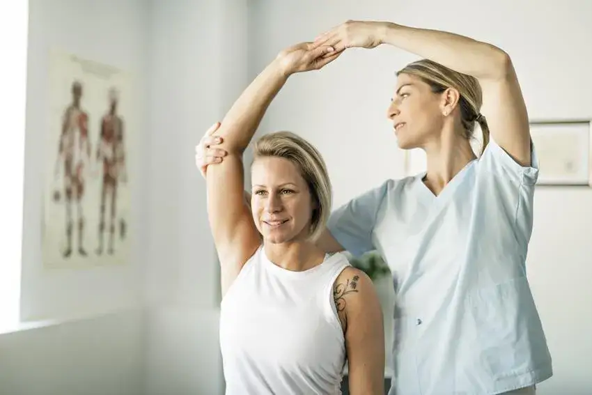 Ile zarabia fizjoterapeuta w USA? Zaskakujące różnice w wynagrodzeniu