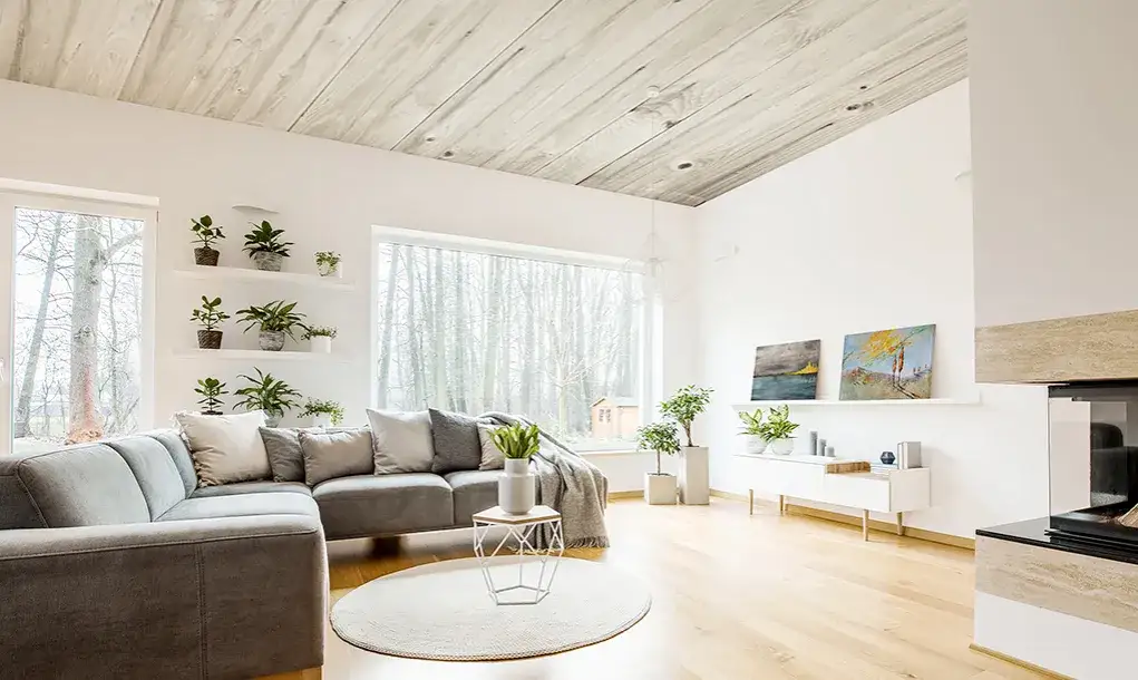 Rewelacyjne pomysły na sufit w salonie. Jak stworzyć wyjątkowe wnętrze?