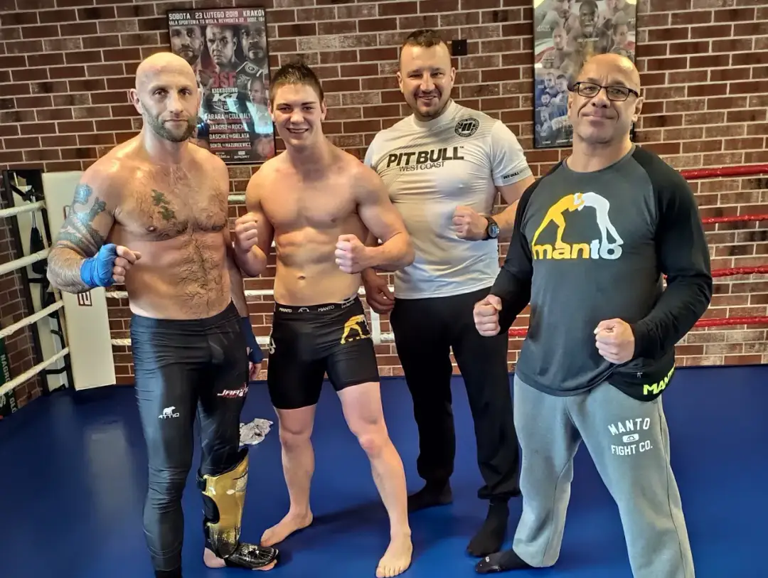 CrossFit Katowice: Gdzie zacząć? Boxy, ceny i porady eksperta