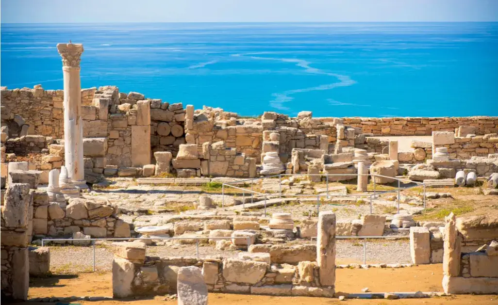 Najcieplejsze miejsca w Europie w maju: 10 idealnych kierunków na urlop