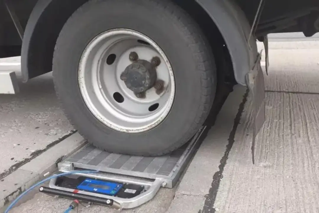 Co grozi za przeładowanie auta? Mandaty, punkty i zatrzymanie dowodu