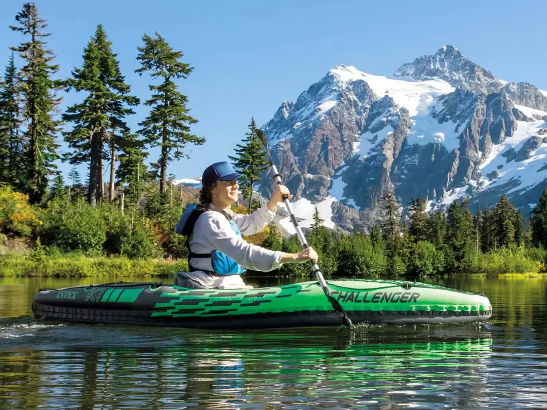 Jaki kajak dmuchany wybrać? Poradnik i porównanie modeli