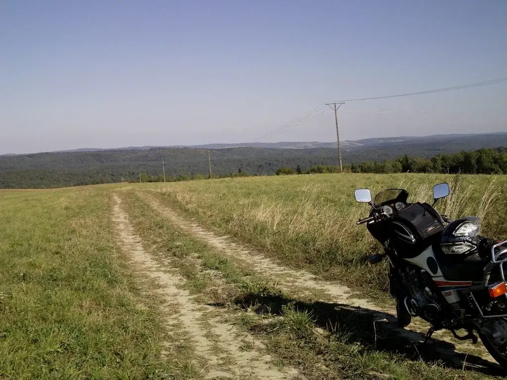 Najlepsze trasy motocyklowe Podkarpacia: atrakcje, porady i nieznane szlaki