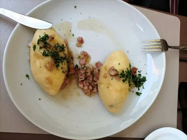 Gdzie zjeść w Wilnie? 10 najlepszych restauracji 2023