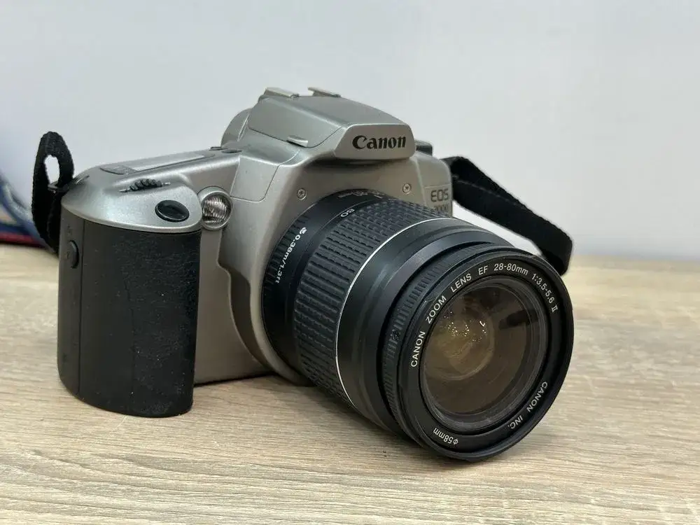 Lustrzanka Canon EOS 3000N – poznaj jej możliwości i opinie użytkowników