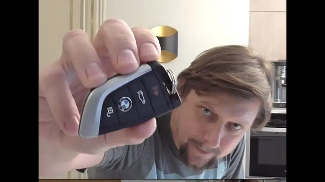 Wymiana baterii kluczyk BMW - proste kroki, by uniknąć problemów