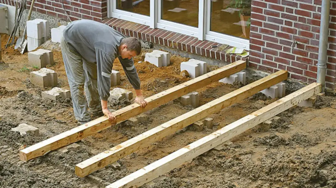 Konstrukcja pod taras drewniany: krok po kroku jak zbudować