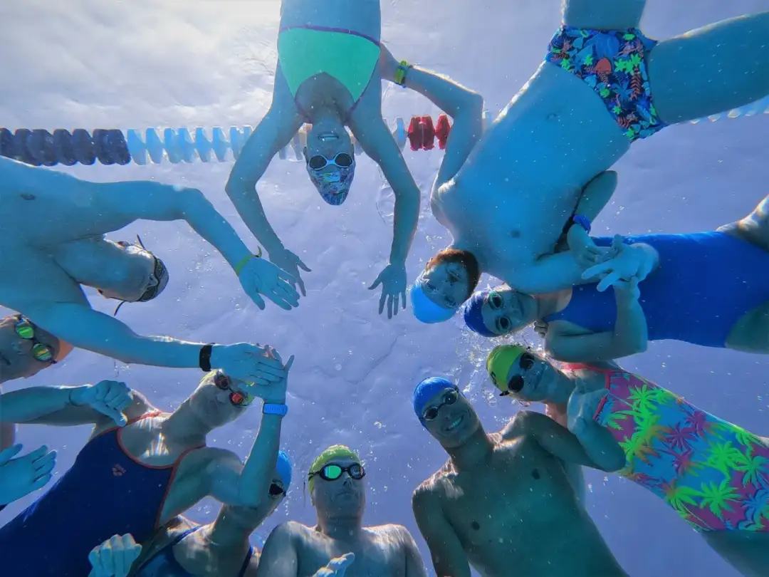 Jak nauczyć się pływać pod wodą i pokonać strach przed wodą