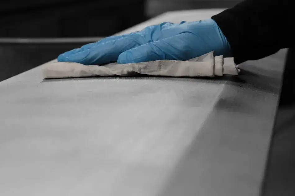 Jak skutecznie usunąć rdze przed malowaniem i uniknąć problemów