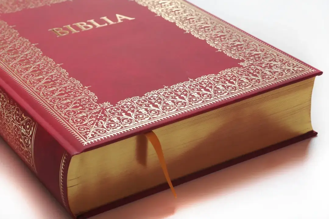 Czytanie Pisma Świętego a spotkanie z Bogiem: odkryj moc Słowa