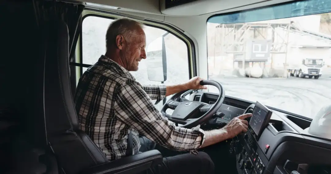 Czy można jeździć ciężarówką bez świadectwa kwalifikacji? Sprawdź konsekwencje