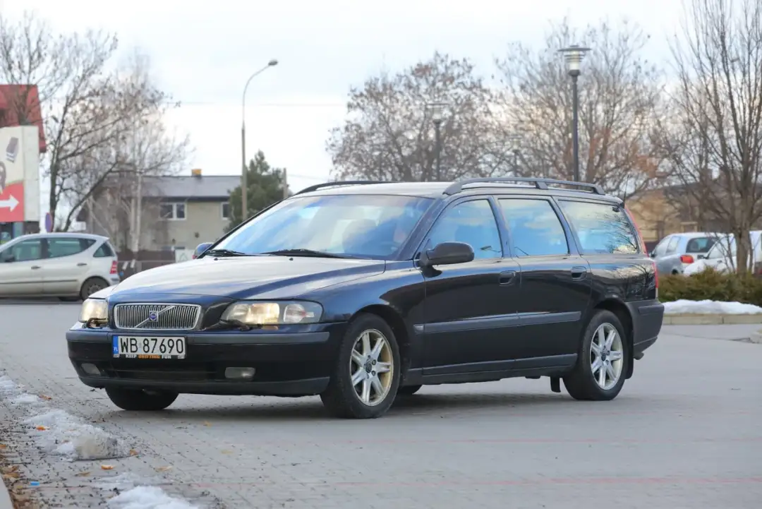 Volvo V70: Ile litrów mieści bak? Sprawdź zasięg!