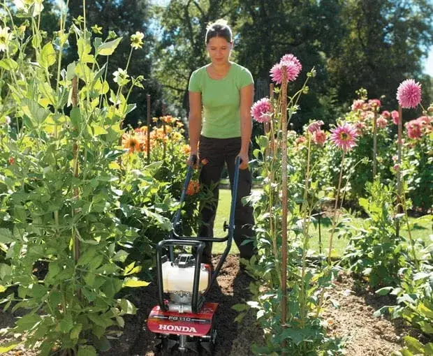 Czy glebogryzarka zastąpi kopanie? Odkryj zalety i wady użycia