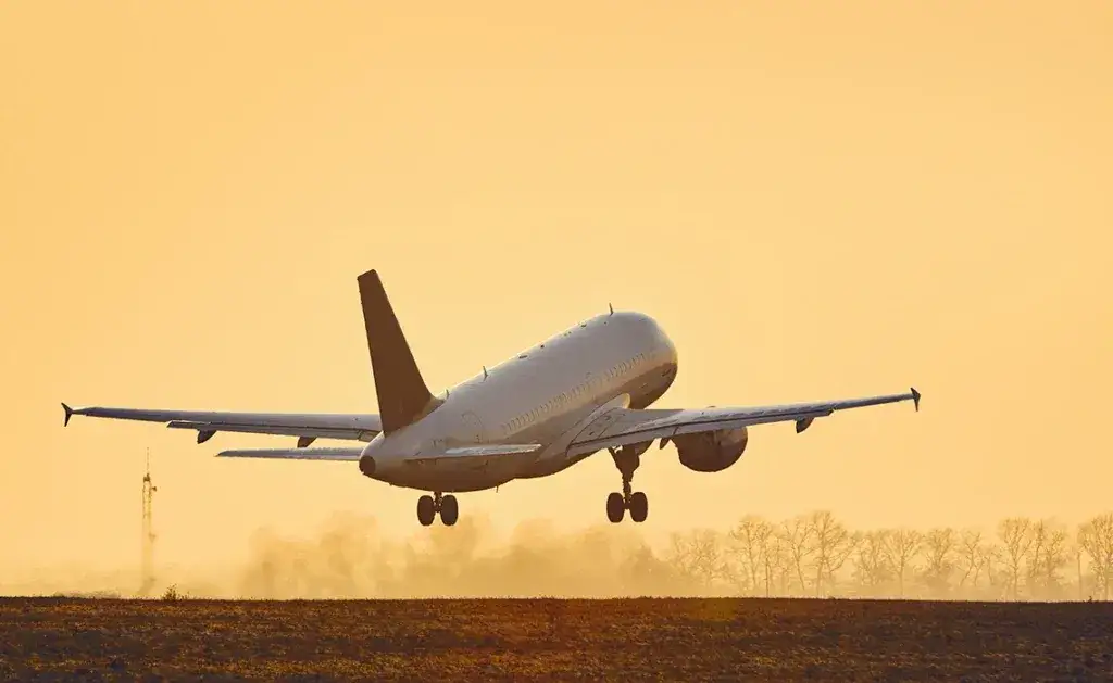 Ile trwa lot z Wrocławia do Egiptu? Czas, który warto znać przed podróżą