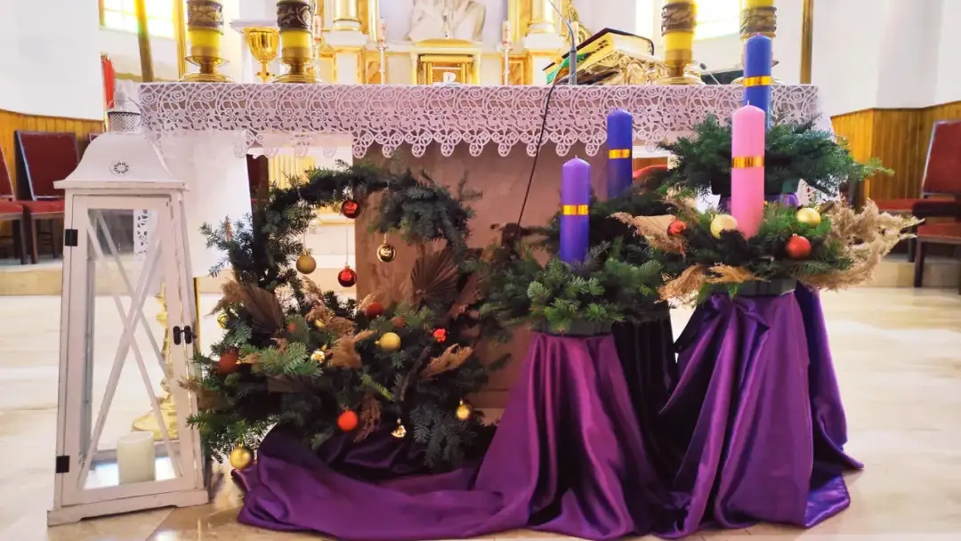 Jak udekorować kościół na Adwent, by wzbogacić duchowe przeżycia