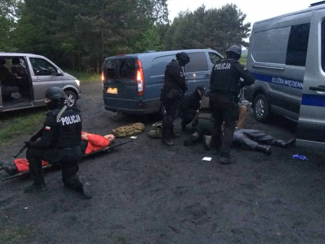 Z kim współpracuje policja i jak ta współpraca wpływa na bezpieczeństwo?