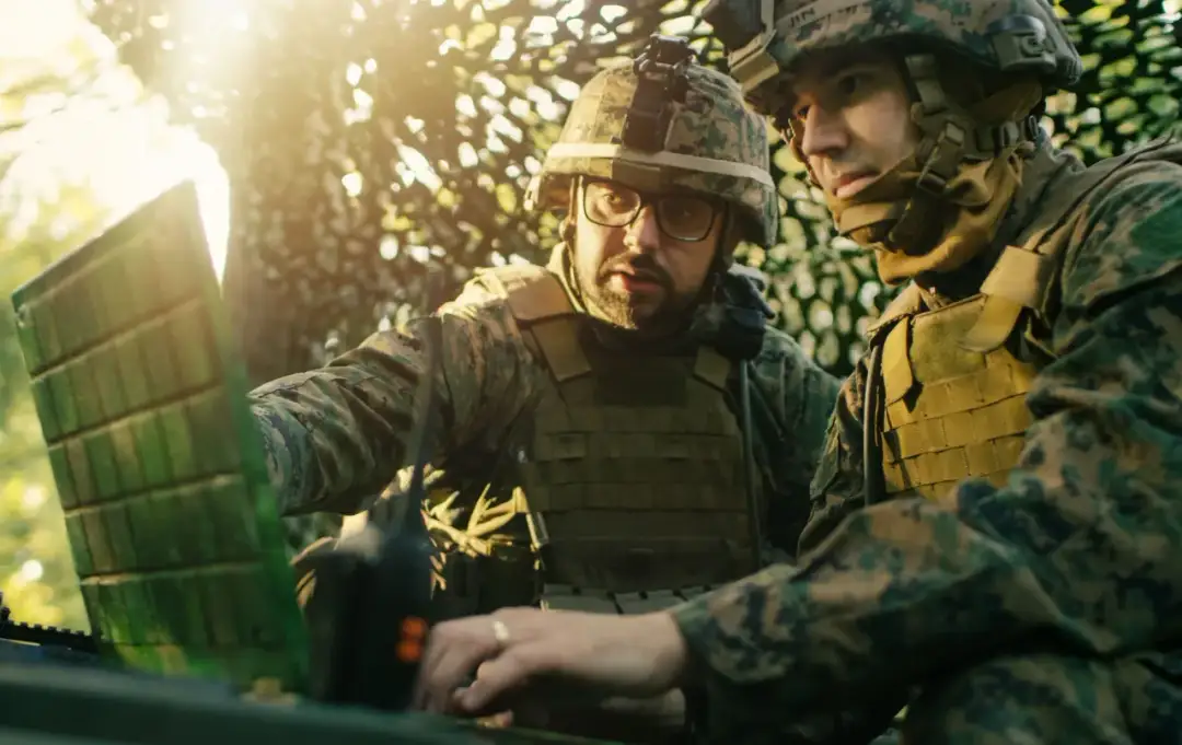 Gwara wojskowa słownik: Odkryj język żołnierzy i ich świat