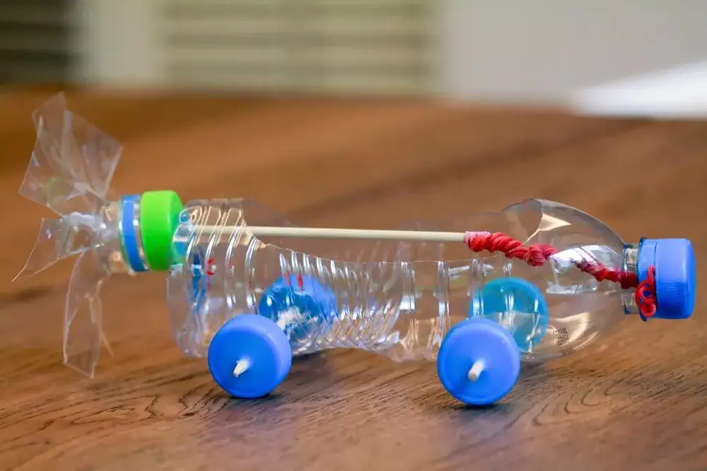 Domowe zabawki z recyklingu: Stwórz eko-cuda z dzieckiem!