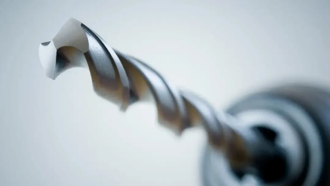 Jakie wiertło do metalu wybrać, aby uniknąć problemów z wierceniem?