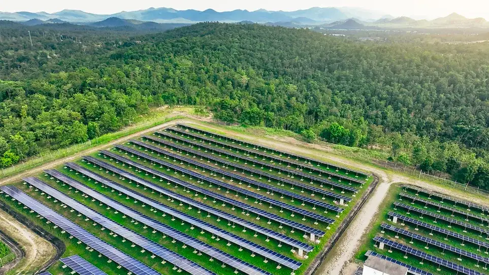 ENSON – producent konstrukcji fotowoltaicznych. Postaw na jakość, innowacje i doświadczenie!