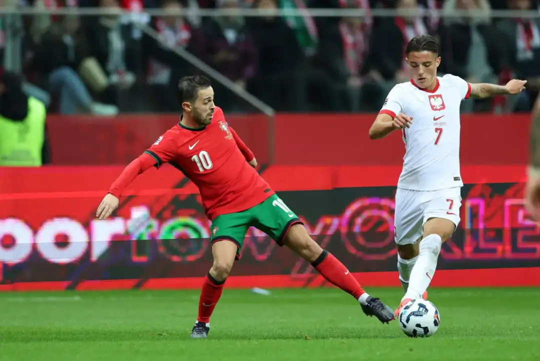 Gdzie można oglądać mecze piłki nożnej? Sprawdź najlepsze opcje transmisji