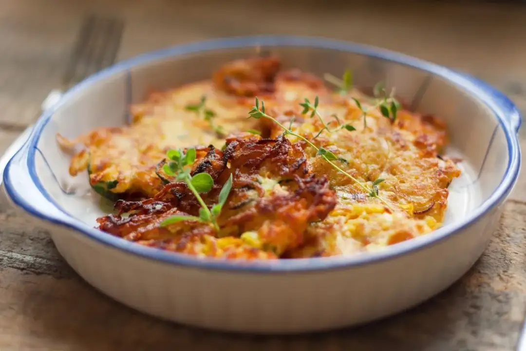 Jakie składniki dodać do placków ziemniaczanych, aby były chrupiące?