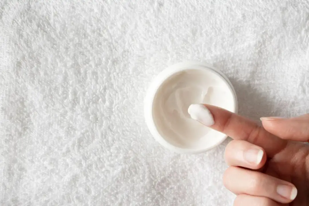 Jak prawidłowo stosować krem przeciw otarciom dla kolarzy: poradnik