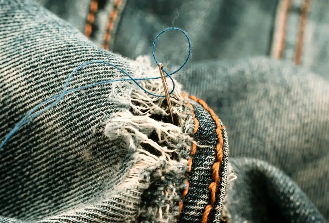 Jak cerować skarpetki: Oszczędzaj, naprawiaj, twórz!
