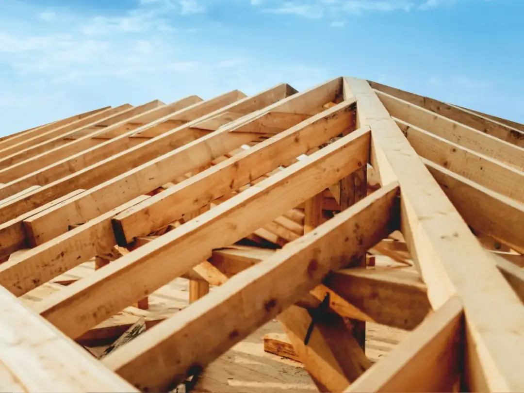 Czy przedłużenie dachu wymaga pozwolenia czy zgłoszenia? Sprawdź!