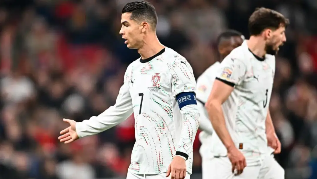 Kto dziś gra w piłkę? Sprawdź mecze, transmisje i Polaków!