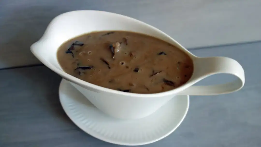 Jak zrobić sos grzybowy z opieniek, który zachwyci twoich gości