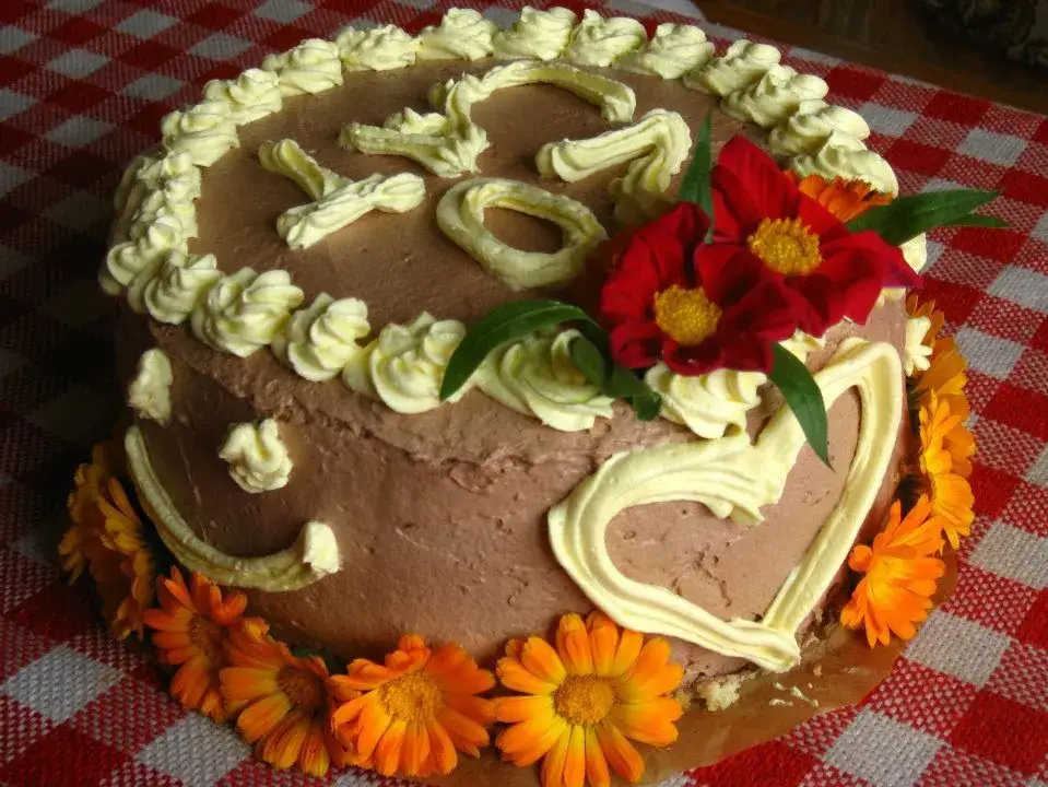 Jak zrobić krem ajerkoniakowy do tortu, który zachwyci gości