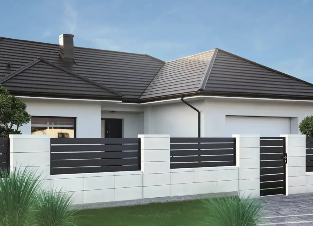 Jaki kolor ogrodzenia do brązowego dachu, aby uniknąć błędów w wyborze?