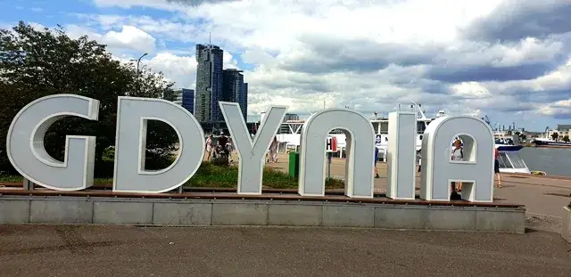 Czy wiesz, jak daleko jest z Gdyni na Hel? Niezwykłe fakty o tej trasie