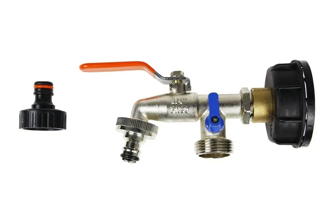 Jak podłączyć kran do węża ogrodowego – proste instrukcje krok po kroku