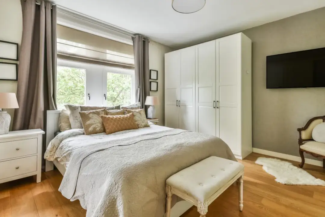 Idealna sypialnia: jak ustawić meble i uniknąć 7 błędów?