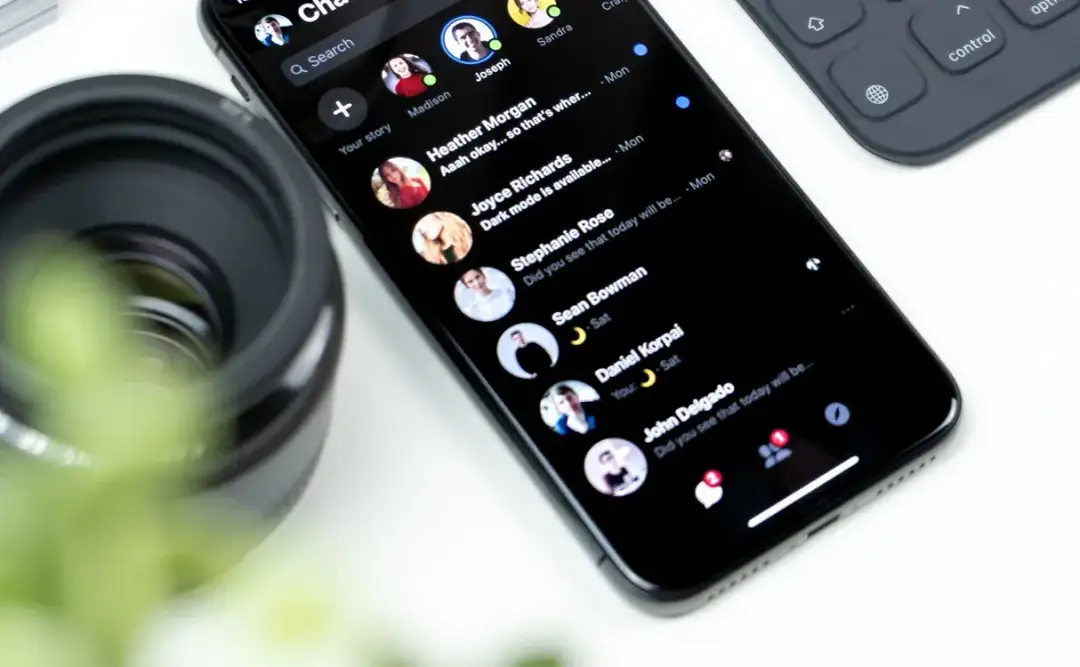 Jak wyłączyć motyw na Messengerze i przywrócić jasny wygląd