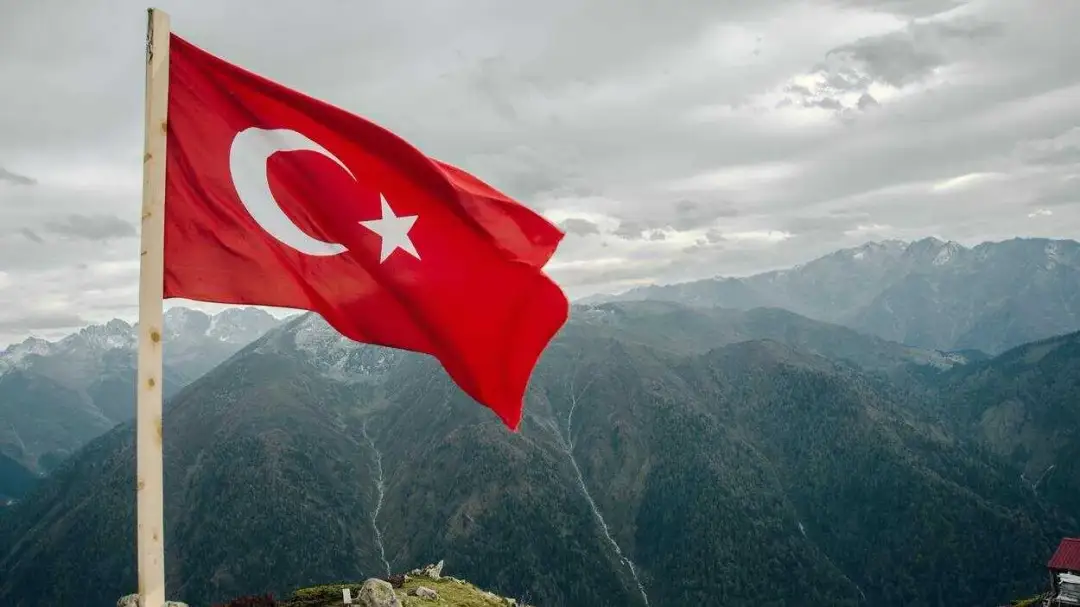 Turcja demokracja: Czy kraj zmierza ku autokracji i co to oznacza?