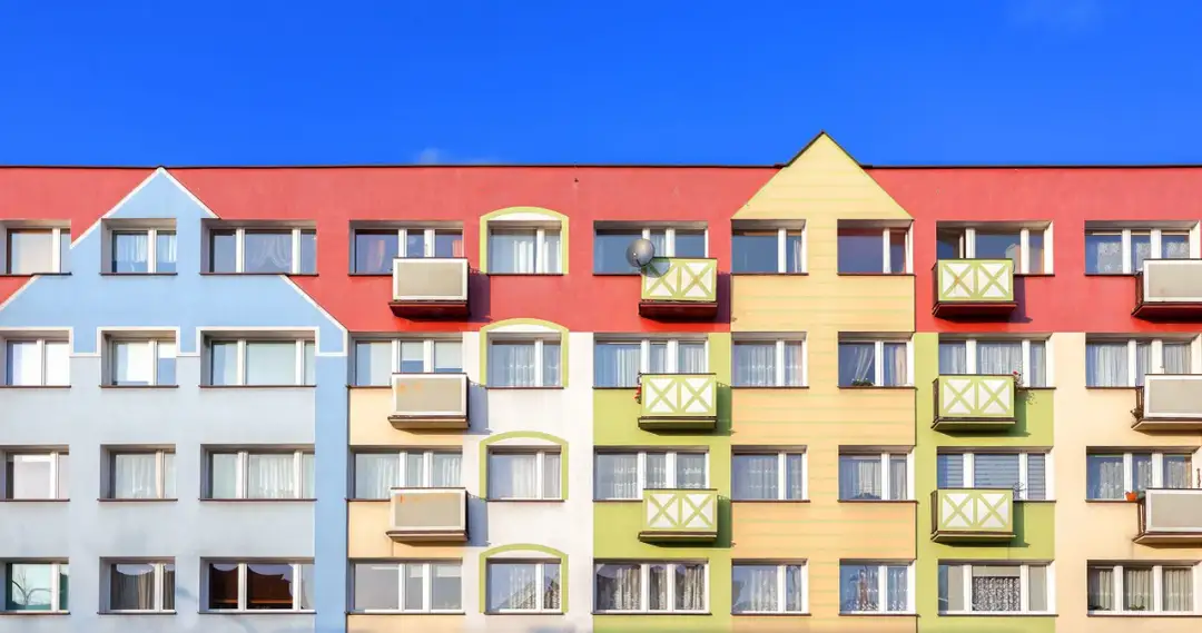 Jak przekształcić mieszkanie spółdzielcze własnościowe na odrębną własność i uniknąć kosztów