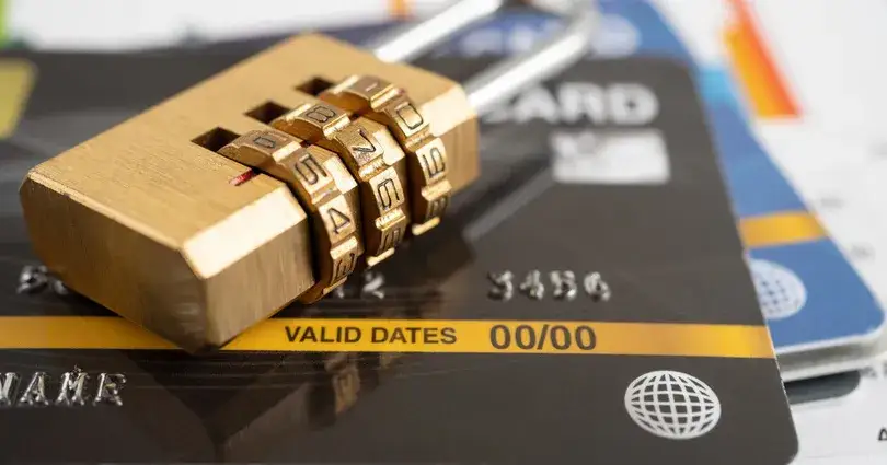 Kiedy komornik odblokuje konto? Ile trwa odblokowanie konta przez komornika?