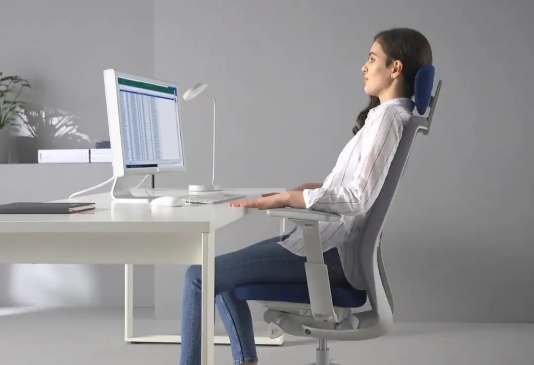 Jakie krzesło do biurka? Wybierz idealne dla zdrowia i komfortu