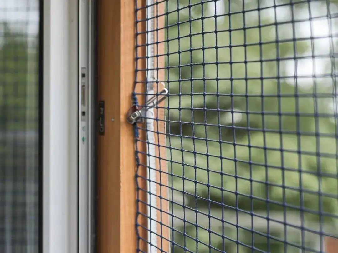 Jak zmierzyć okno do moskitiery: 8 kluczowych kroków i porad