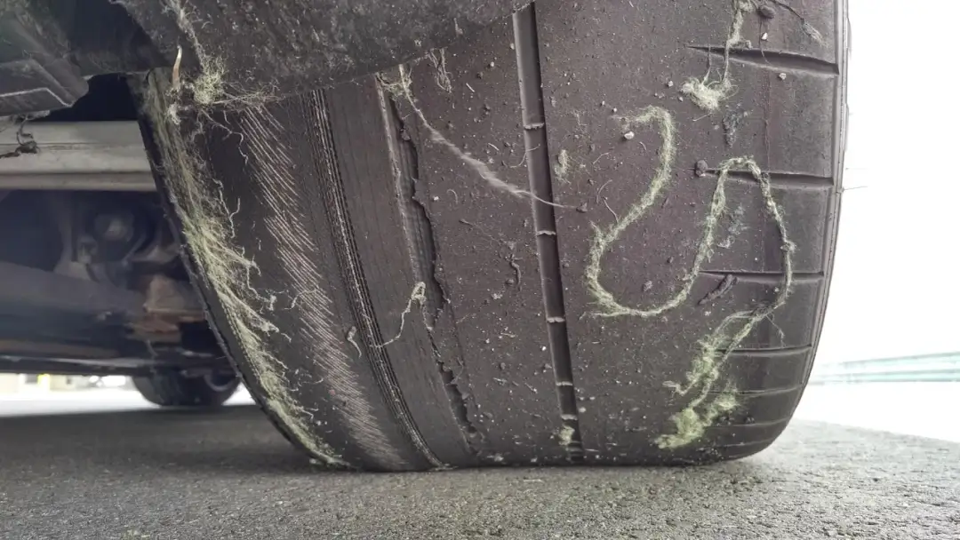 Mandat za niezmienione opony - uniknij kar i dowiedz się więcej