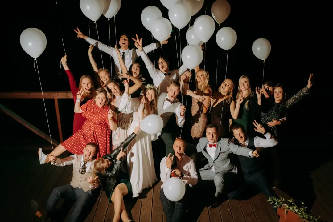 Wybór fotografa na wesele: Kompleksowy przewodnik i porady