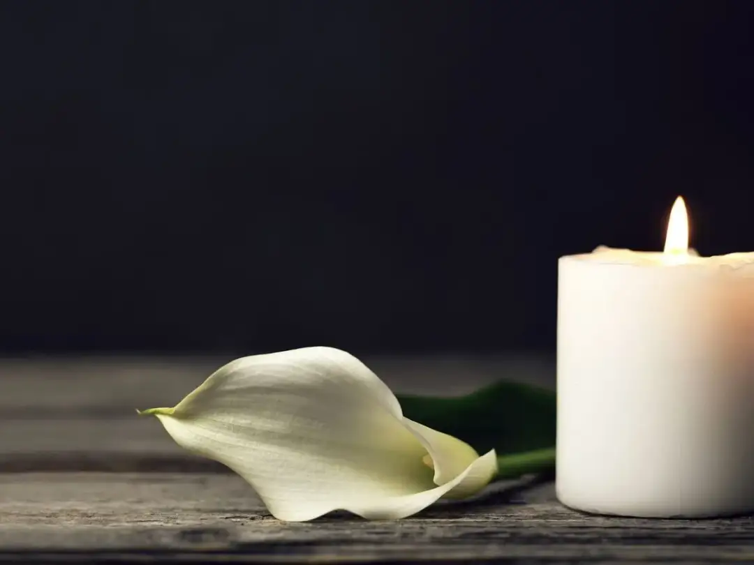 Sen o śmierci babci, która żyje - co naprawdę oznacza ten sen?