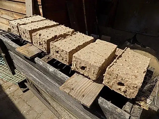 Jak zrobić ekologiczny brykiet z kartonu w domu bez wysiłku i kosztów