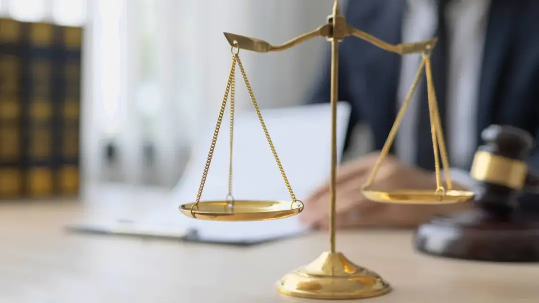 Ile kosztuje porada prawna u notariusza? Fakty i mity o opłatach